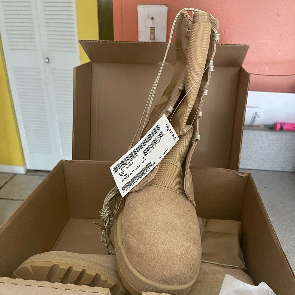 Combat work boots